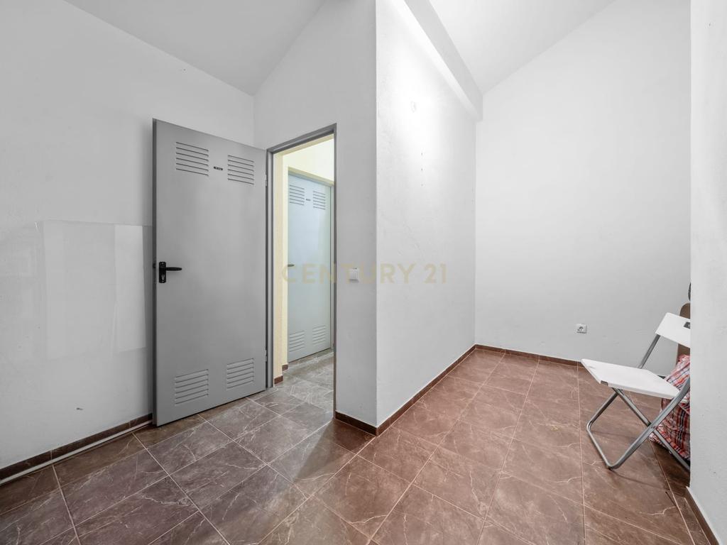 Apartamento T2 em Montijo com Parqueamento e Varandas - Image 21