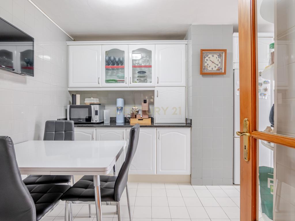Apartamento T2 na Senhora da Hora, Matosinhos - Image 17