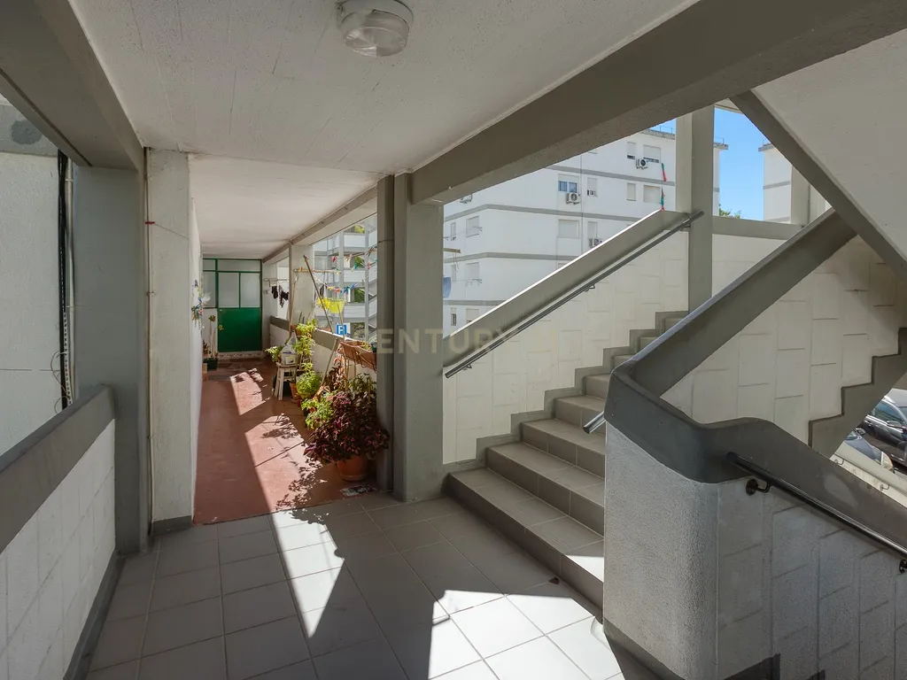 Apartamento T3 em Marvila, Lisboa - Oportunidade Única! - Image 2