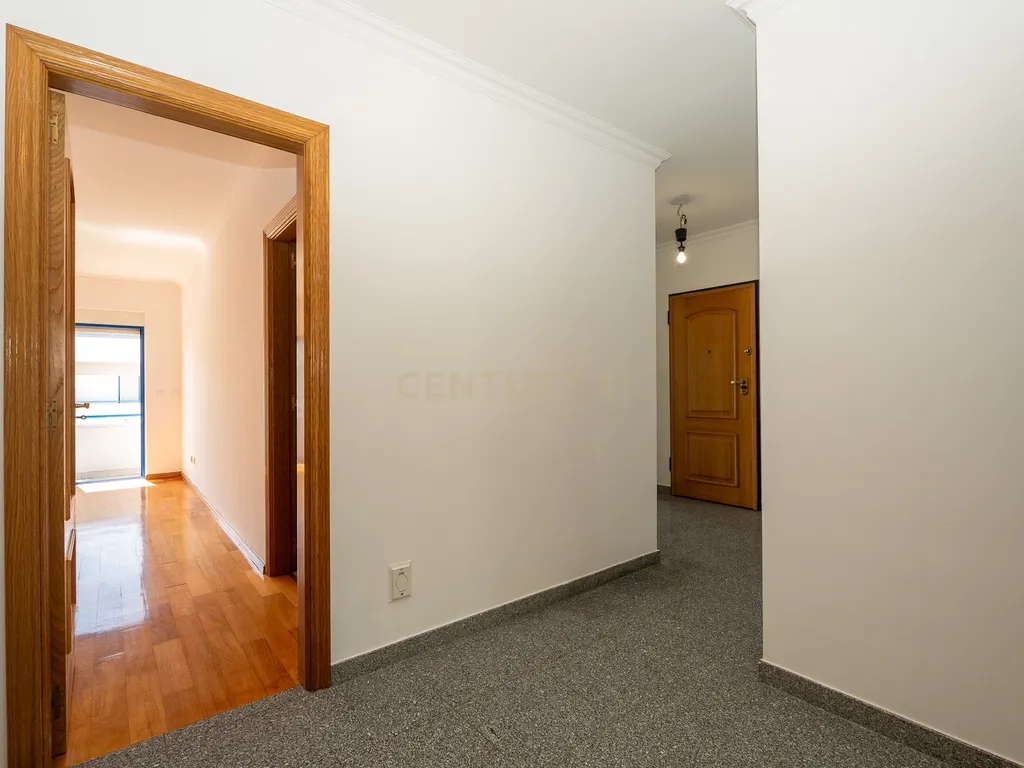 Apartamento T3 Janelas do Parque no Montijo - Image 22