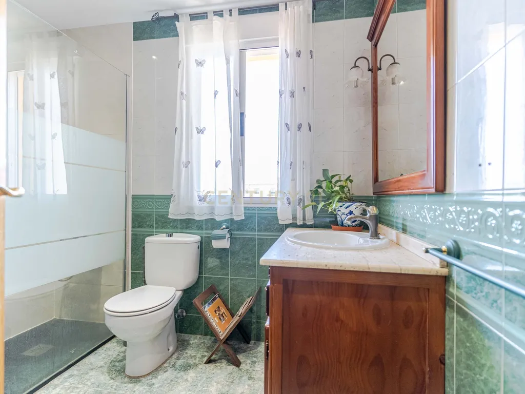 Casa em Cúllar Vega, Granada - Oportunidade Quase Nova - Image 30