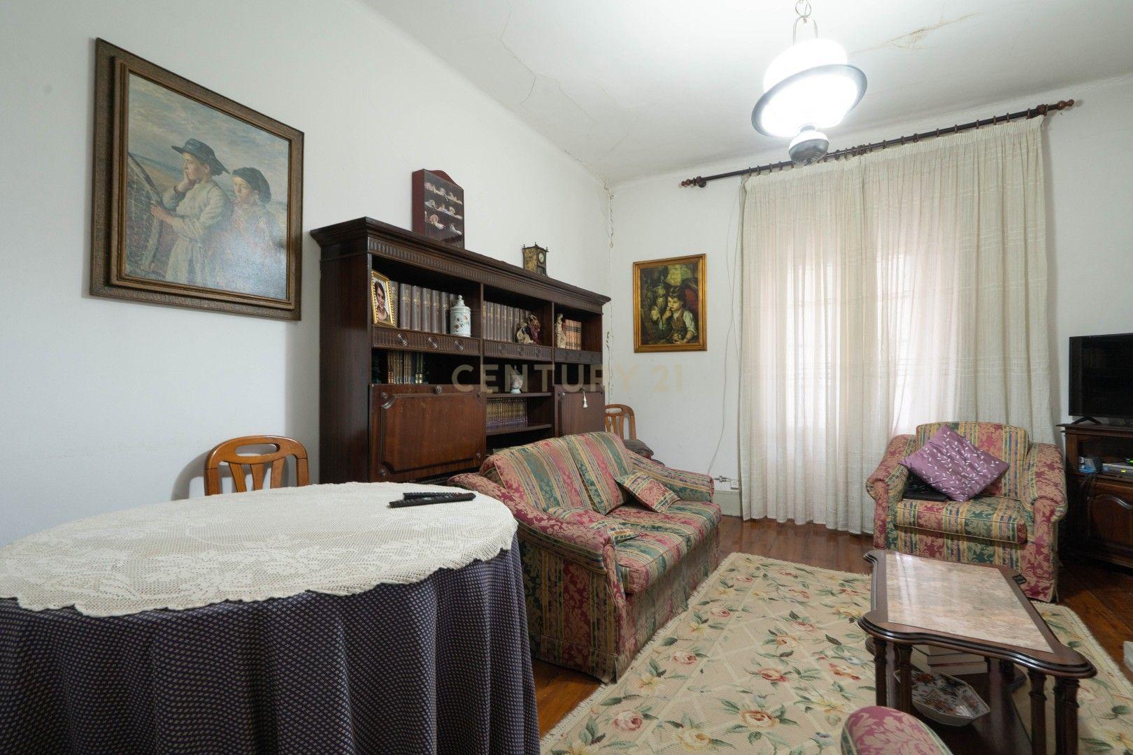 Fotografia 8 de Casa T5 para Recuperação em Lousã, Coimbra - 360m²