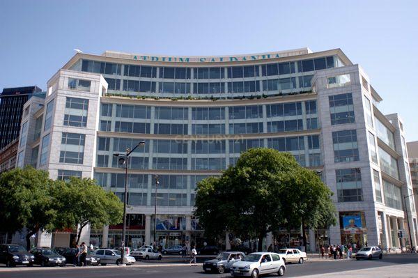 Loja/Armazém com 3 Entradas Independentes – Lisboa | 180 m² | Potencial de Conversão em Habitação - Image 6