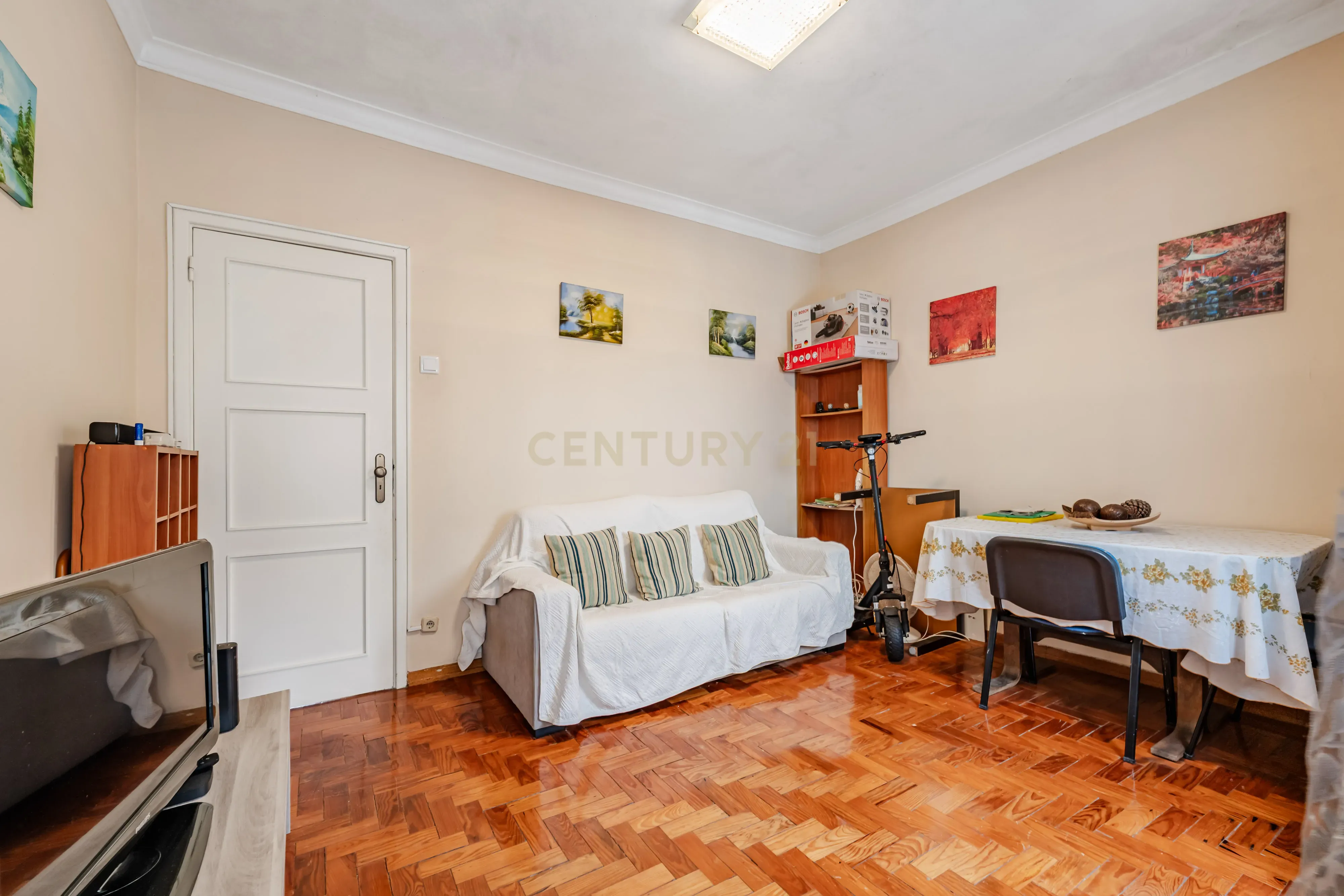 Fotografia 5 de PRÉDIO PARA REABILITAÇÃO - EXCELENTE OPORTUNIDADE DE INVESTIMENTO NA BRANDOA – AMADORA