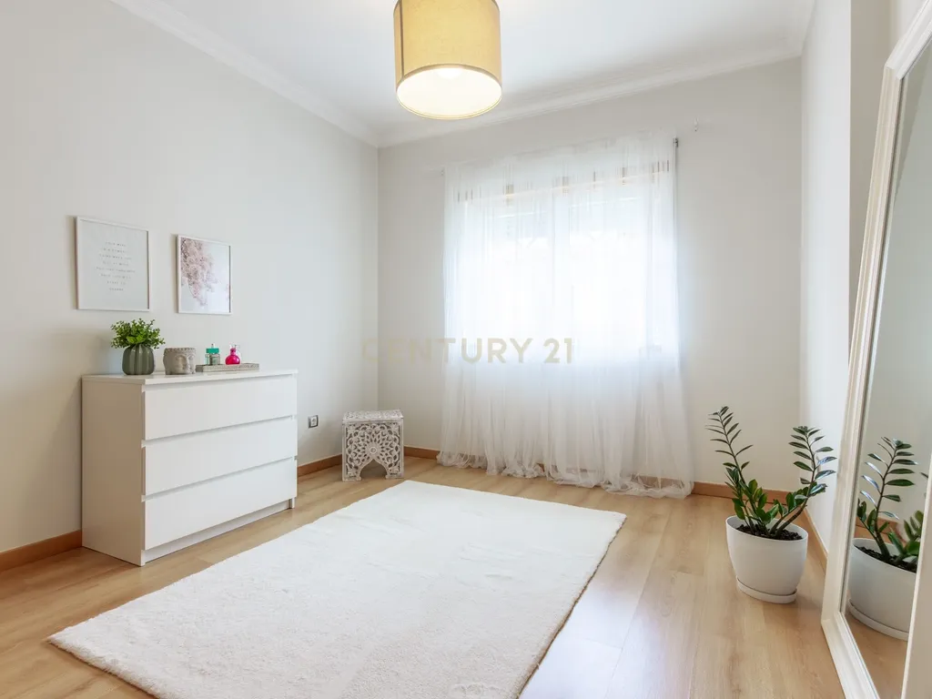 Apartamento T2 +1 em Quinta do Conde - Image 15