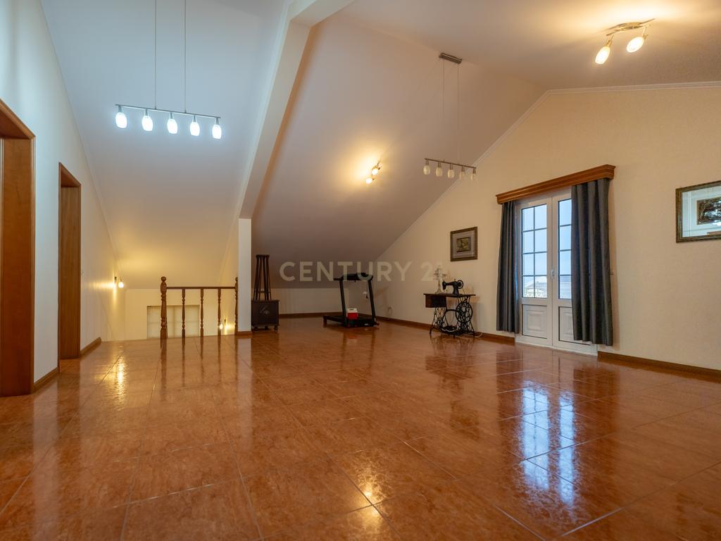 Moradia T4 na Ribeira Seca — Localização Privilegiada na Ribeira Grande - Image 23