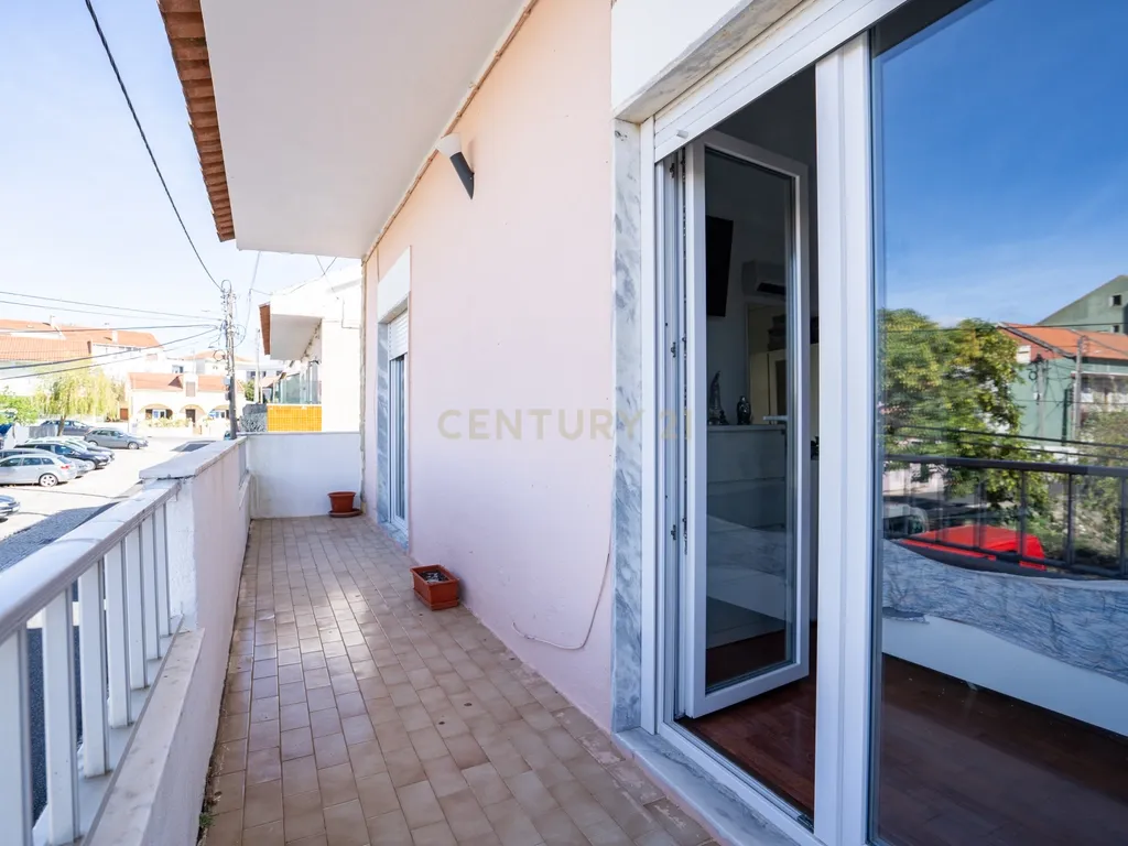 Moradia T5 em Casal de Cambra, Sintra - Oportunidade Única! - Image 21