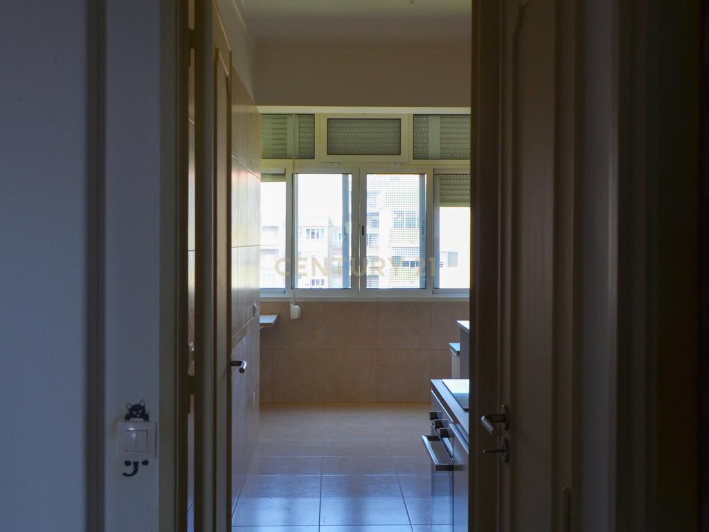 ✨ Apartamento T3* com Vista Mar e Rio em Oeiras ✨ - Image 25