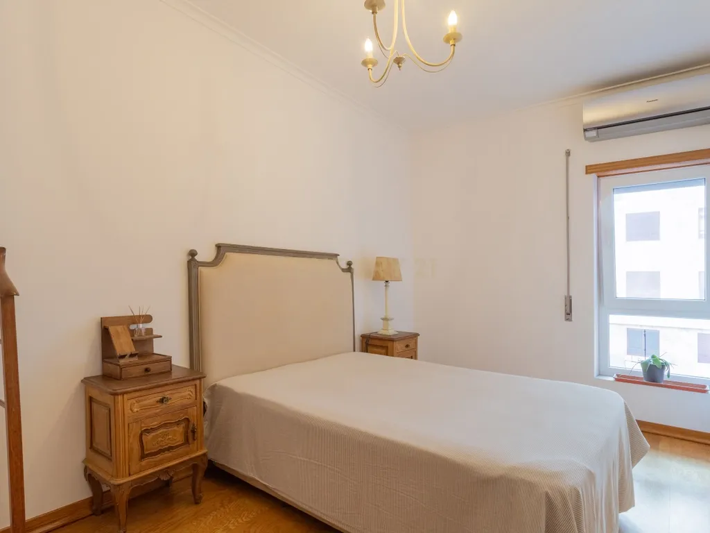 Apartamento T2, sito na localidade de Cova da Piedade, concelho de Almada. - Image 2