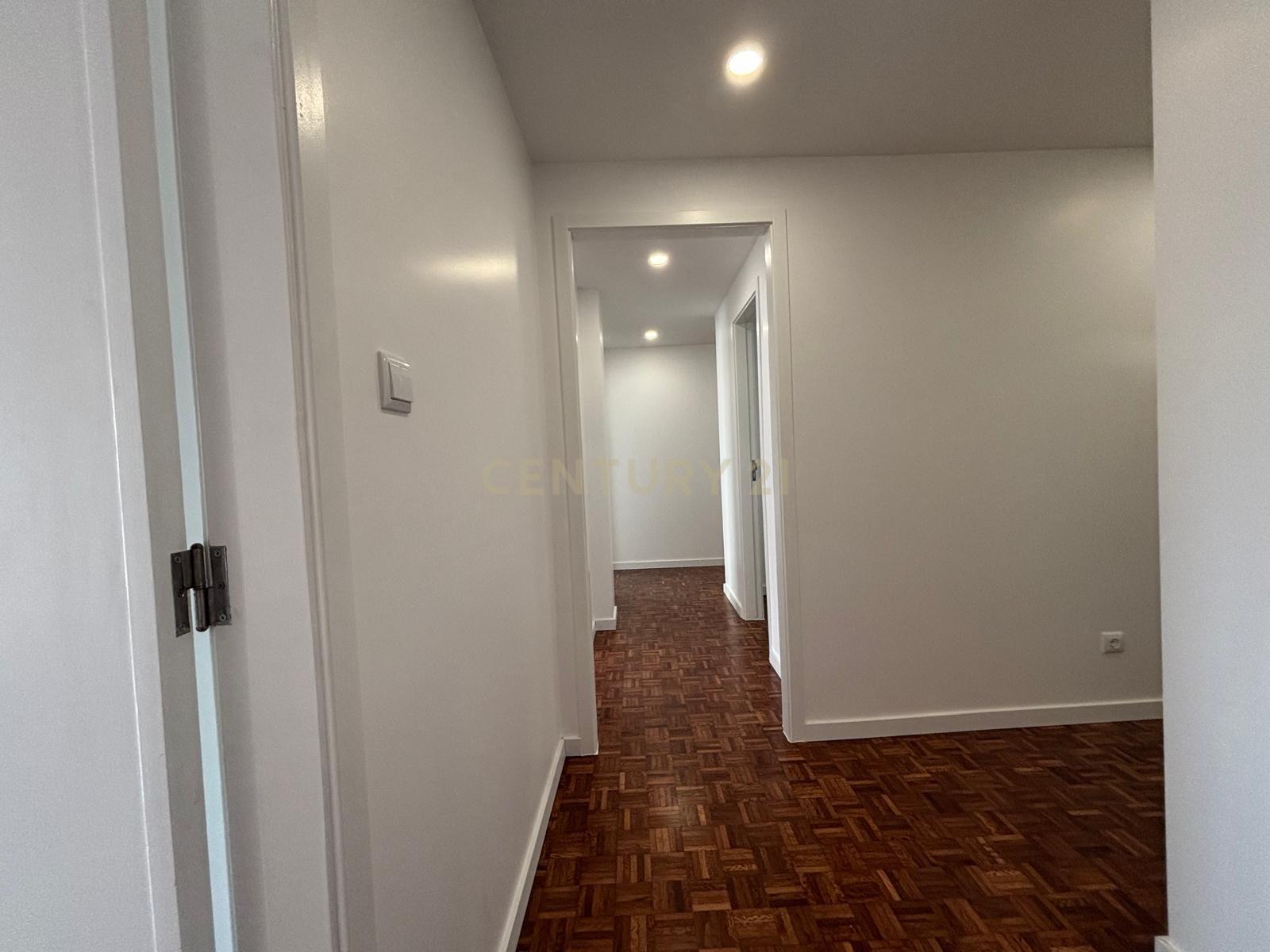 Fotografia 9 de ARRENDAMENTO - Apartamento T3, todo renovado no centro da cidade de Pombal