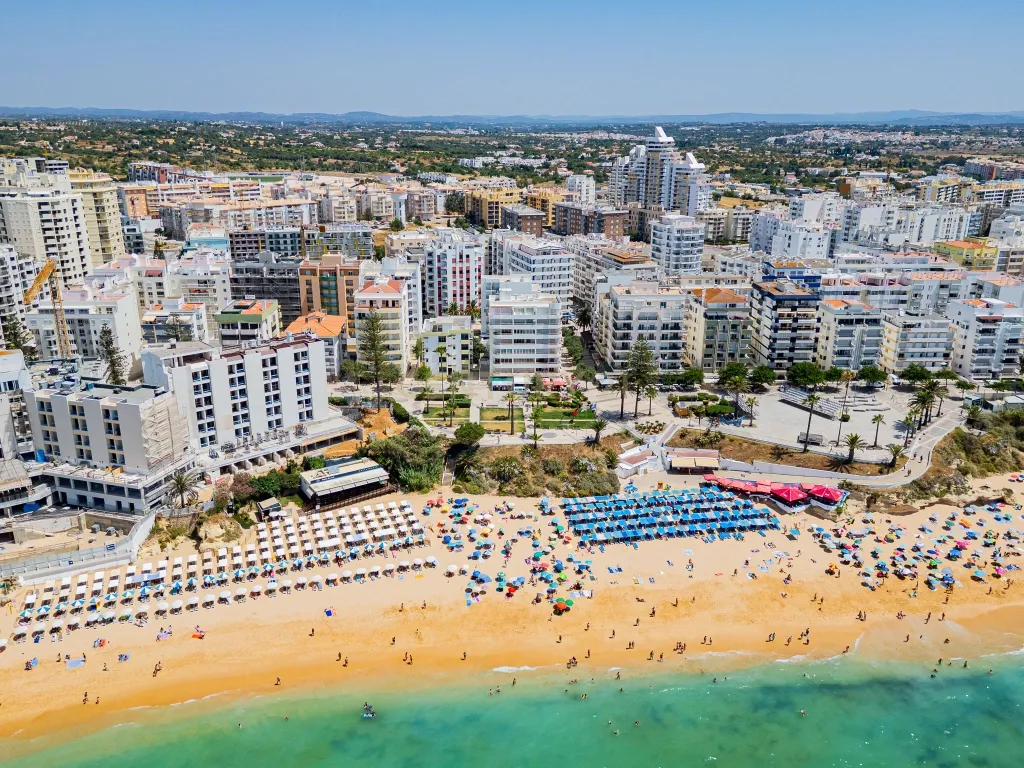 OPORTUNIDADE! - Apartamento T0 Junto à Praia – Ideal para Férias ou Investimento - Image 4