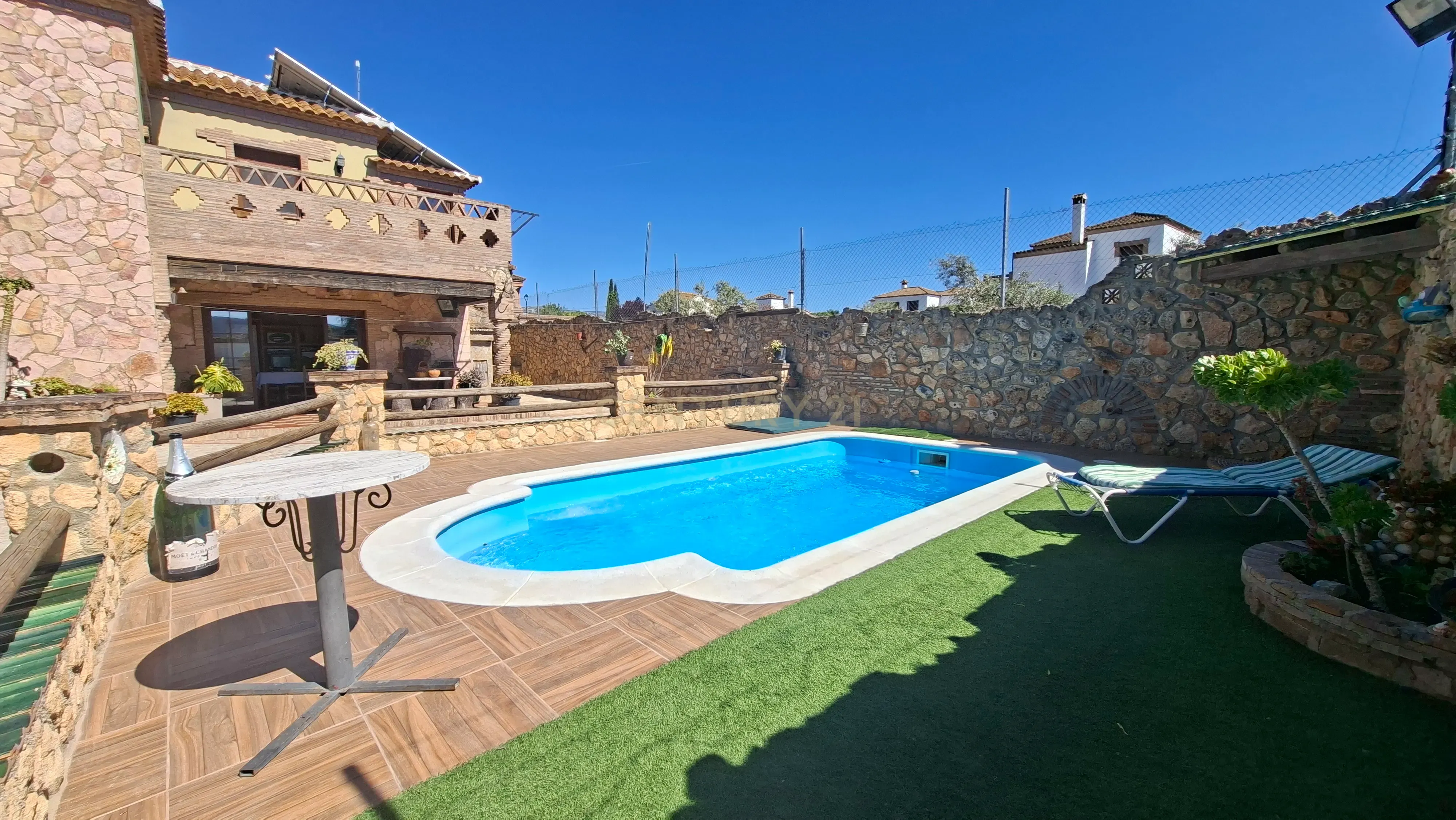 Chalé rústico com jardim e piscina em zona residencial tranquila – Arriate (a 10 minutos de Ronda) - Image 8