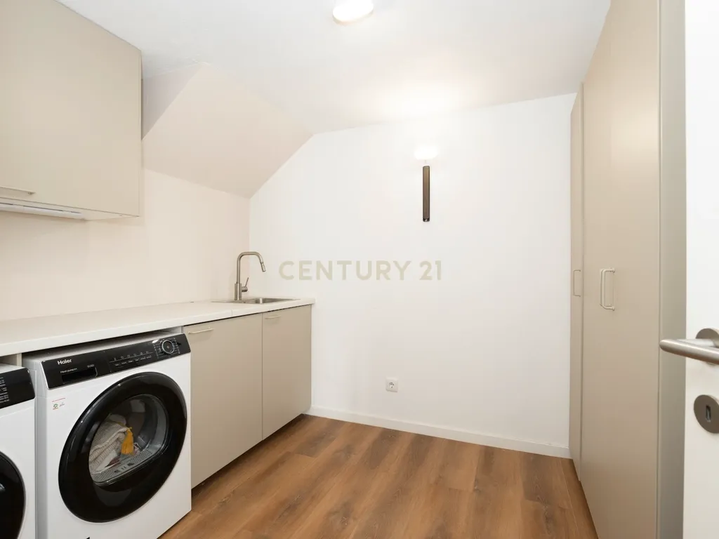 Moradia T5 de Luxo com Piscina, Ginásio, Sauna e Garrafeira em Birre, Cascais - Image 30