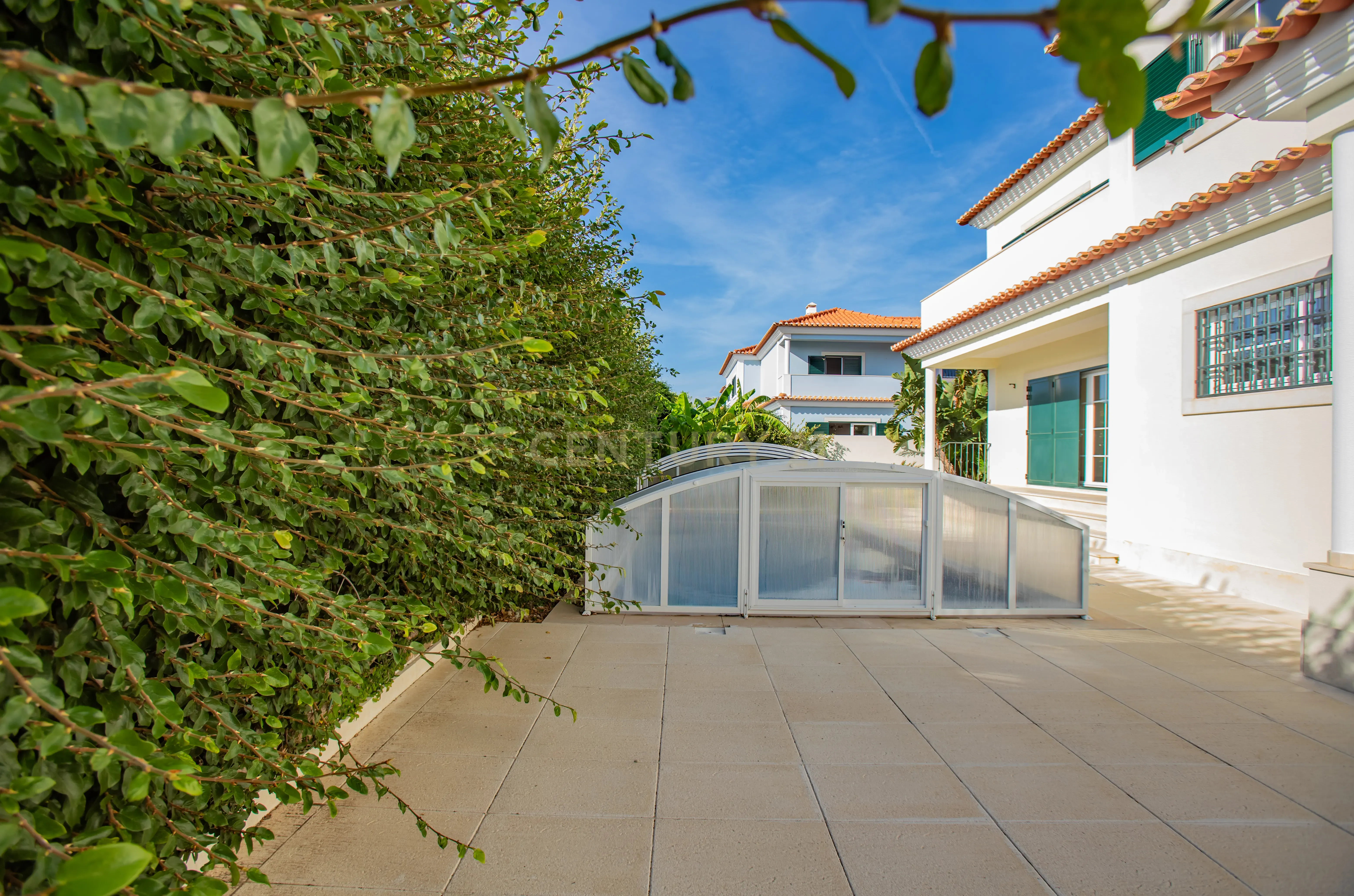 Moradia isolada na Areia , com 627 m2 de área total, piscina e jardim. - Image 23