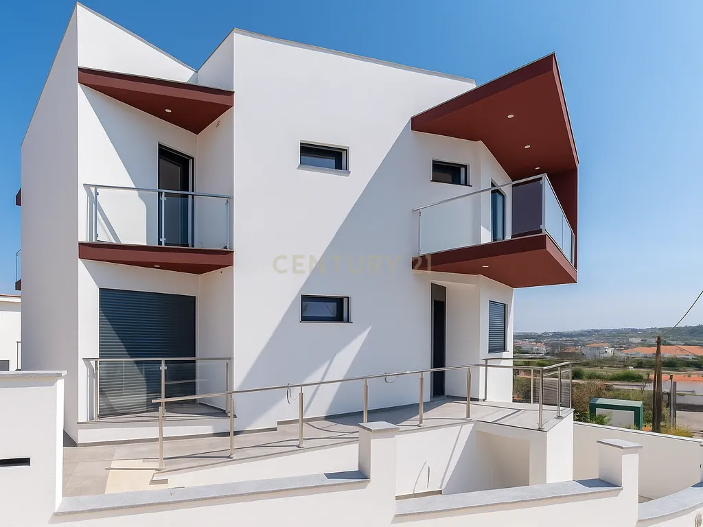 Moradia T4+1 de Luxo em Famões – Elegância, Conforto e Localização Premium - Image 1