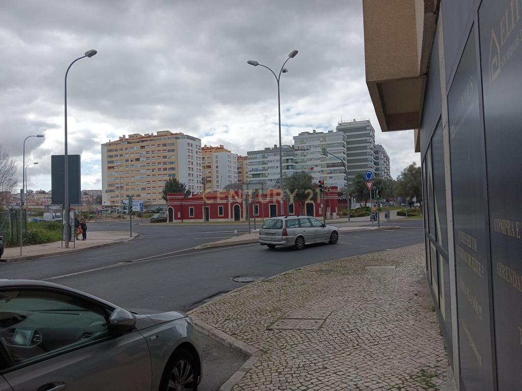 Oportunidade Exclusiva: Pastelaria-Restaurante com Fábrica Própria nas Portas de Benfica - Image 17