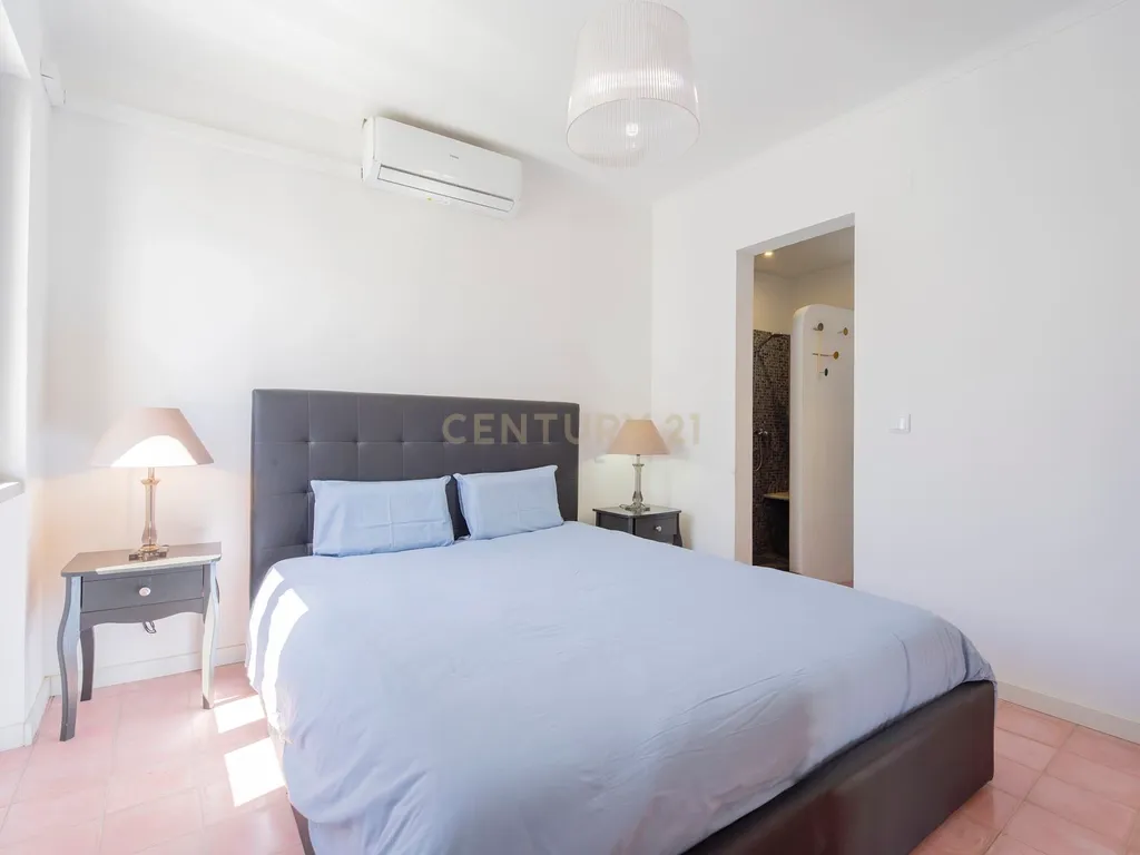 Casa Renovada T3-em Olhão na Baixa , Licença AL, Vista Panorâmica e Piscina - Image 17