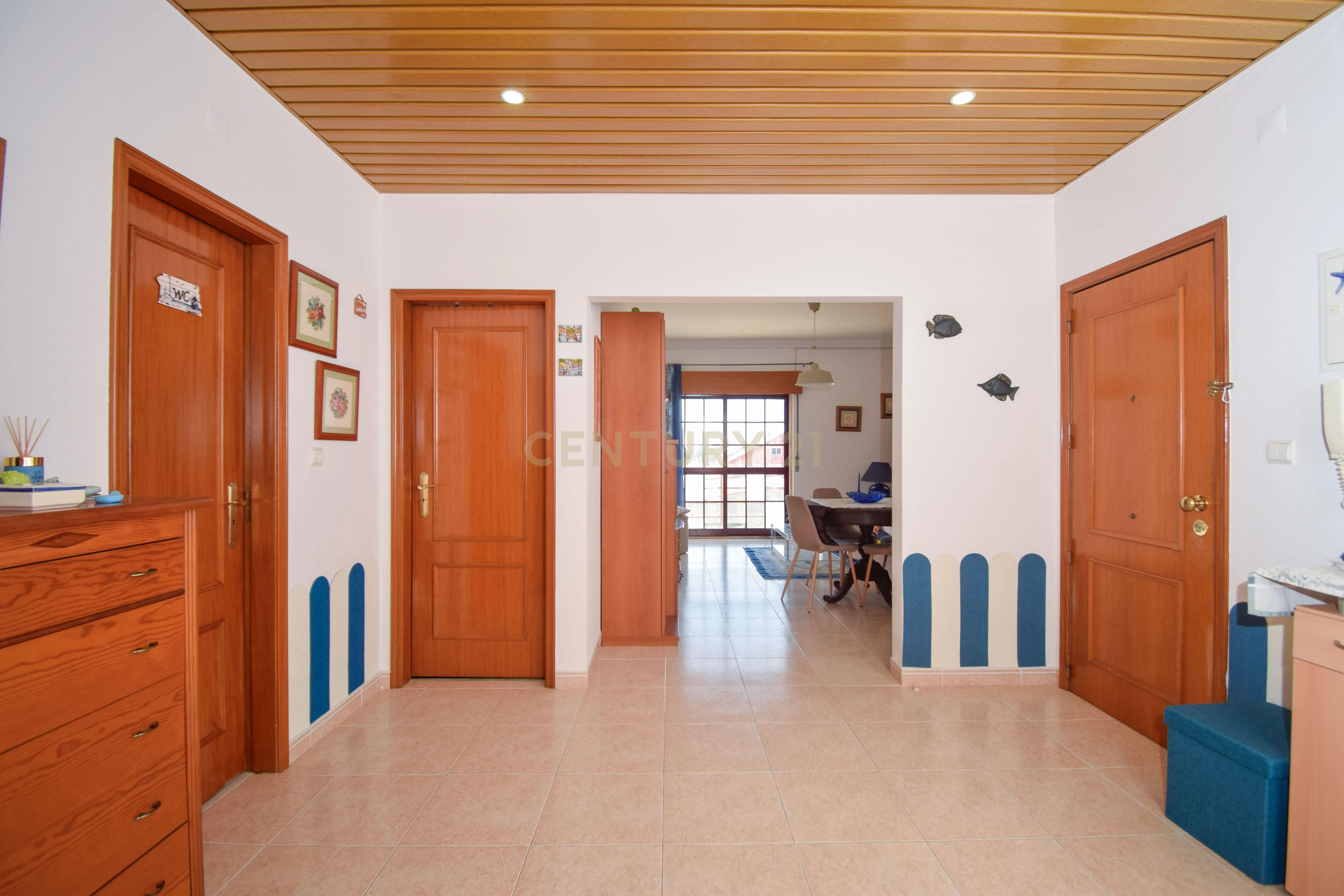 Fotografia 7 de Apartamento T3, com 107 m² de área útil, estúdio musical com 40 m² e garagem fechada , varanda e arrecadação