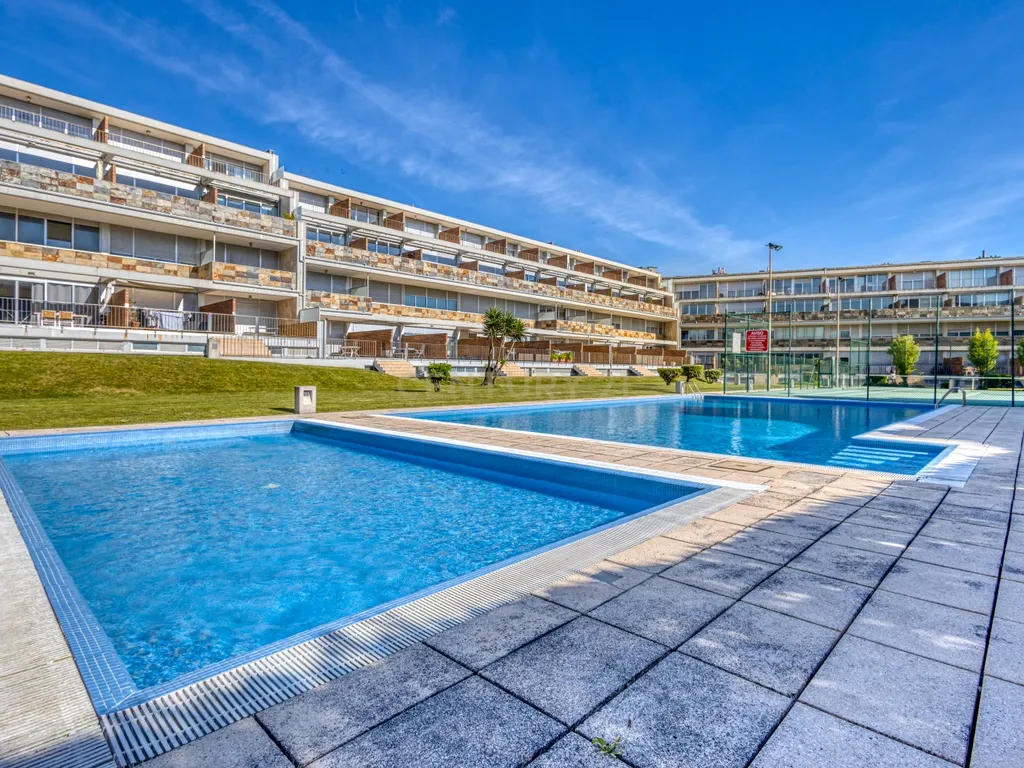 Apartamento T2+1 Duplex em condomínio fechado a 600m da praia - Image 26