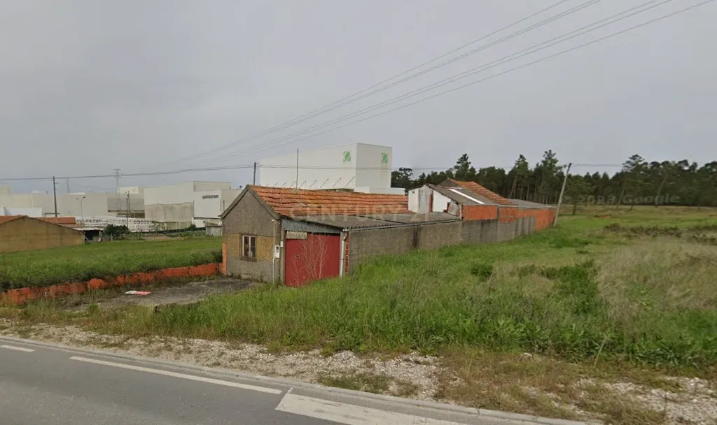 Moradia T2 Térrea para Reconstrução + Terreno de 712 m² em Bustos | Ideal para investidores. - Image 8