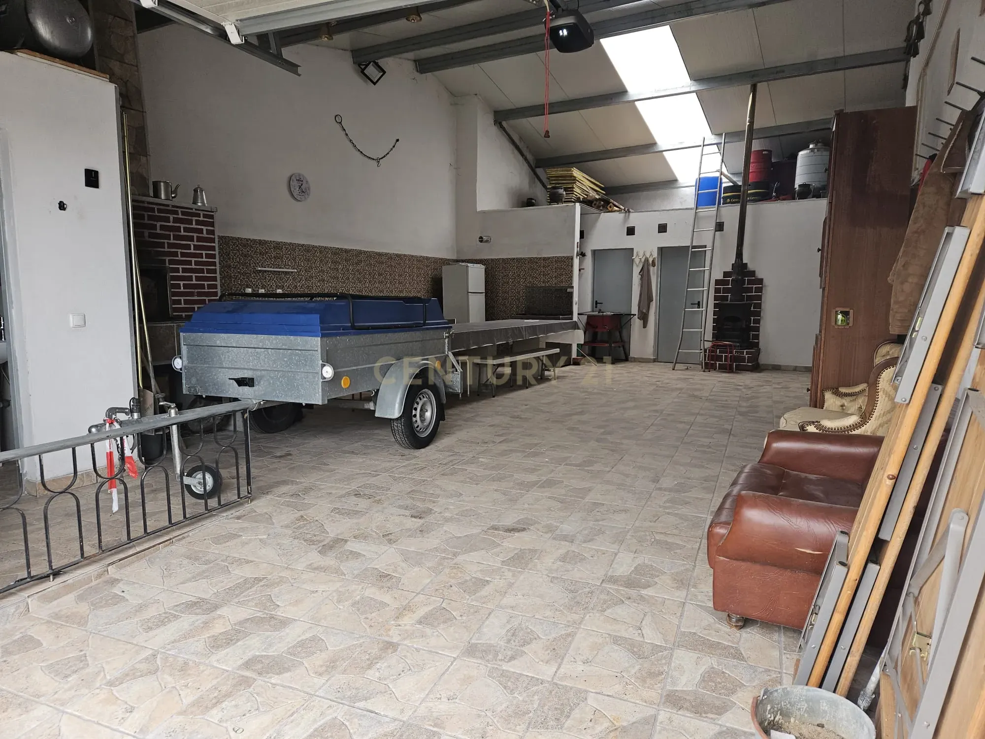 Garagem / Arrecadação com 100m2 - A Oportunidade que Transforma Ideias em Realidade - Image 4