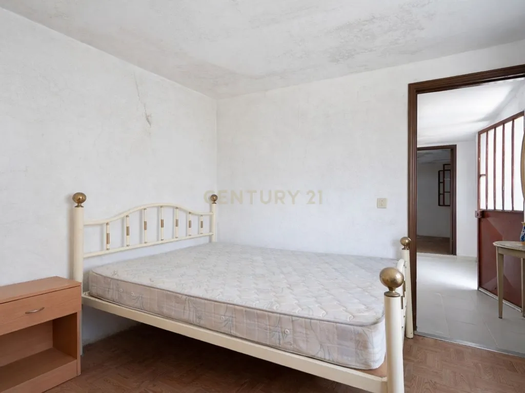Excelente oportunidade de investimento no centro de São Martinho do Bispo, Coimbra. As referências C0289-01959 (moradia e terreno) e C0289-01957 (terreno) são vendidas em conjunto. - Image 42
