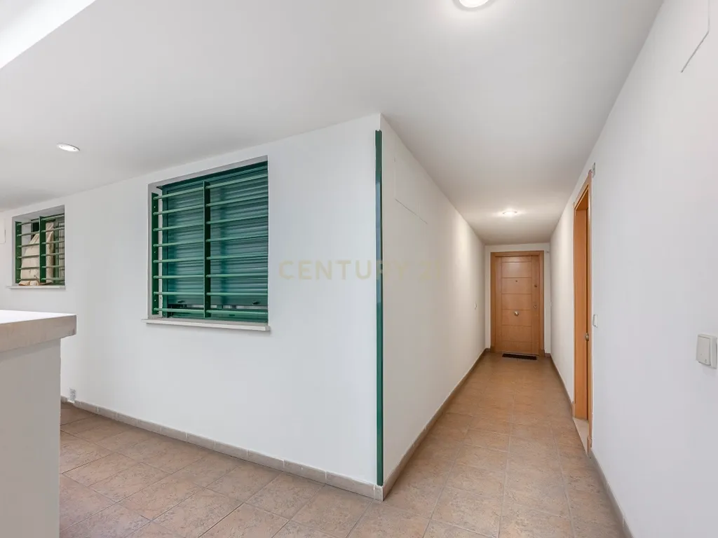 APARTAMENTO EM ESTEPONA: CONFORTO E LOCALIZAÇÃO PRIVILEGIADA - Image 25
