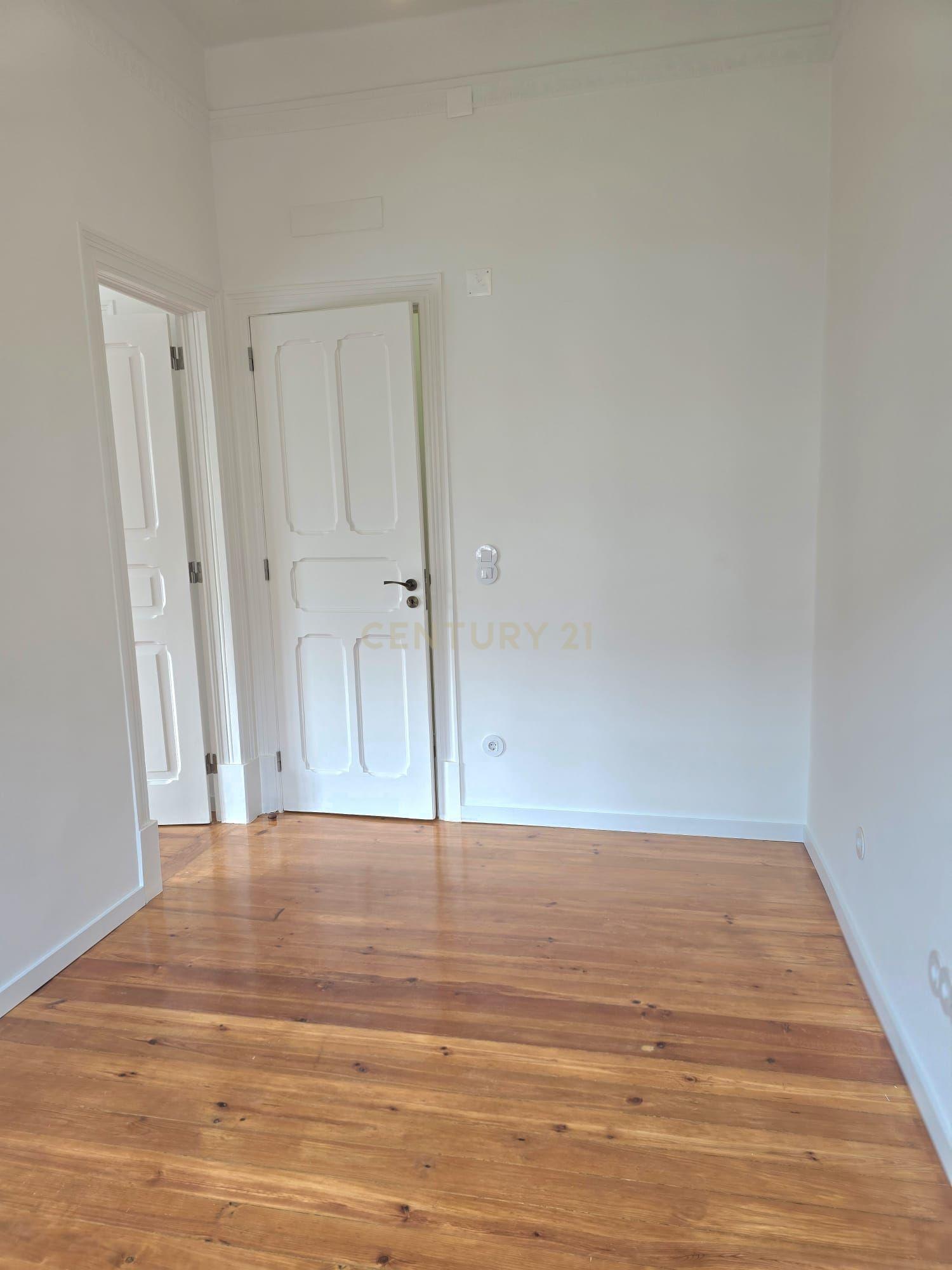 Fotografia 7 de Apartamento T3  Renovado na Penha de França, Lisboa