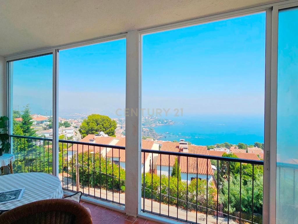 Cobertura com terraço, jardim e piscina privada com vista para o mar em Llançà - Image 17