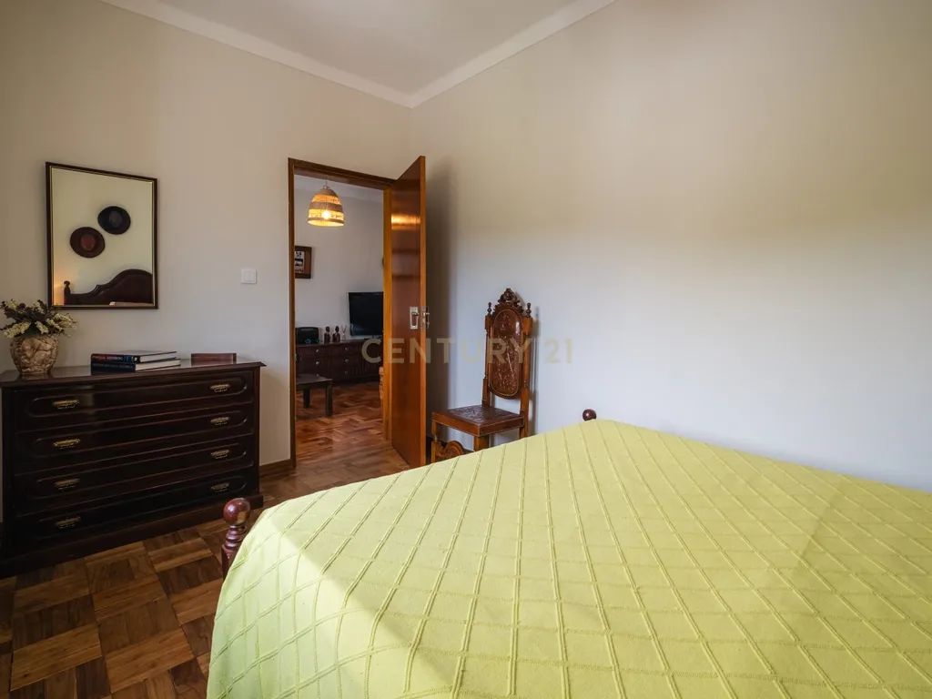 Moradia Renovada em Serpins, Lousã com 3 Casas de Banho - Image 14