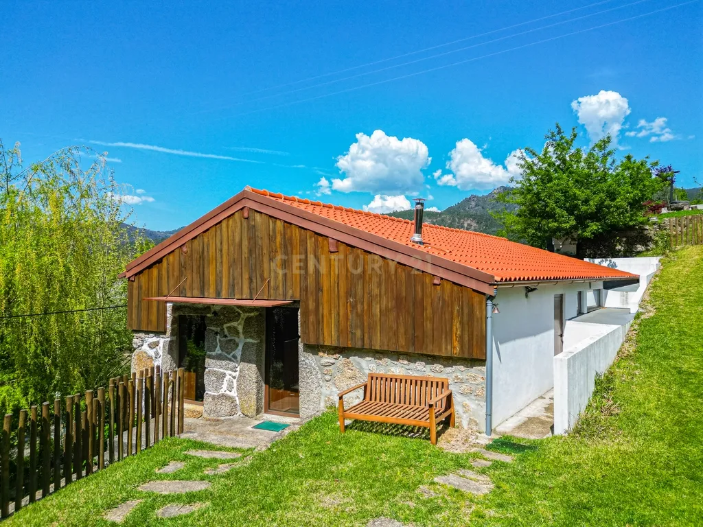 Um Refúgio no Gerês com 2 casas junto ao Rio - Image 22