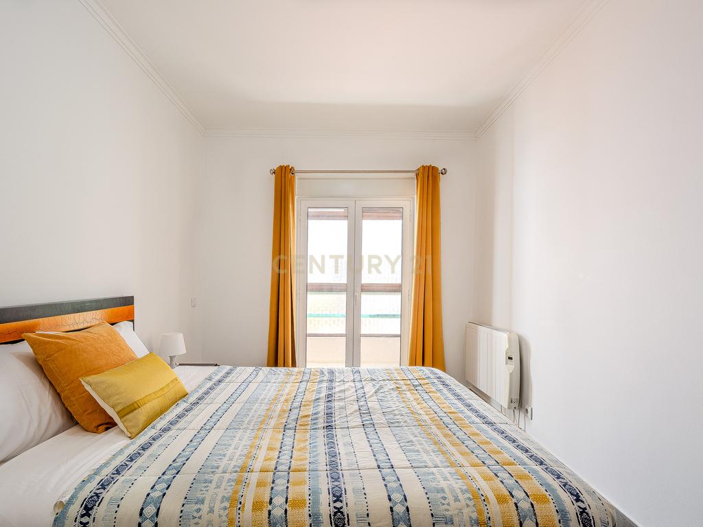Apartamento T2 com Vista Mar na Primeira Linha de Praia – Quarteira - Image 15