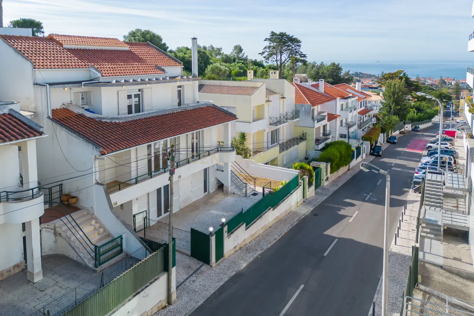 Fotografia 6 de Exclusiva Moradia na Parede com Vista de Mar e Apartamento T1 Independente