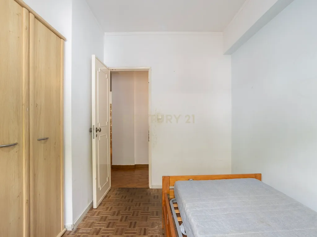 Apartamento T3 no Rés do Chão com Quintal - Image 19