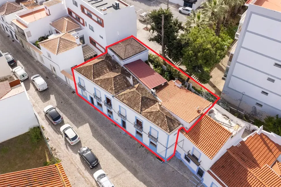 Moradia com Jardim e Garagem no centro histórico de Tavira - Image 2