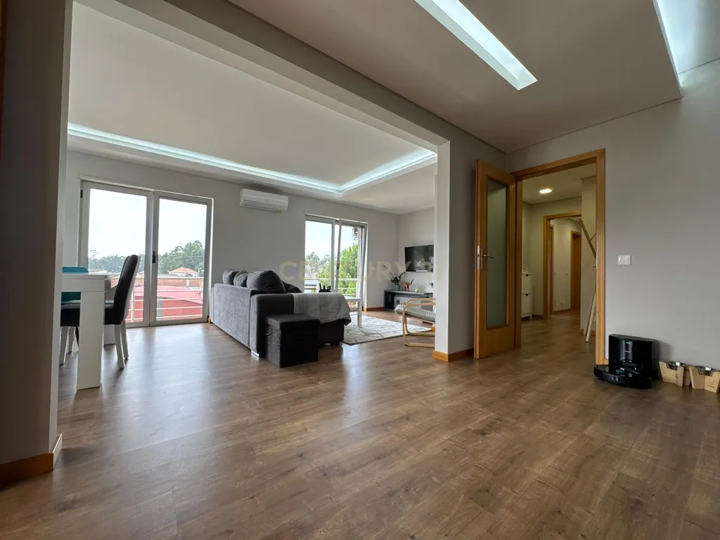 Apartamento T3 em Canedo - Image 9