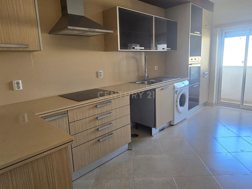 Apartamento T3 com suite e estacionamento | Fidalguinhos, Barreiro - Image 9
