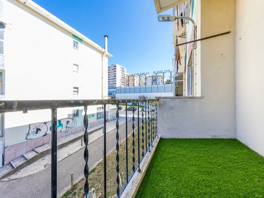 **T2 | Remodelação TOTAL e Smart Home | Agualva-Cacém** - Image 13