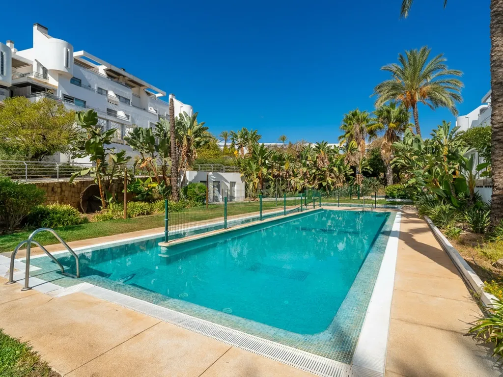 🌅 Charmosa Penthouse com Grande Solário Privativo em La Cala de Mijas - Image 29