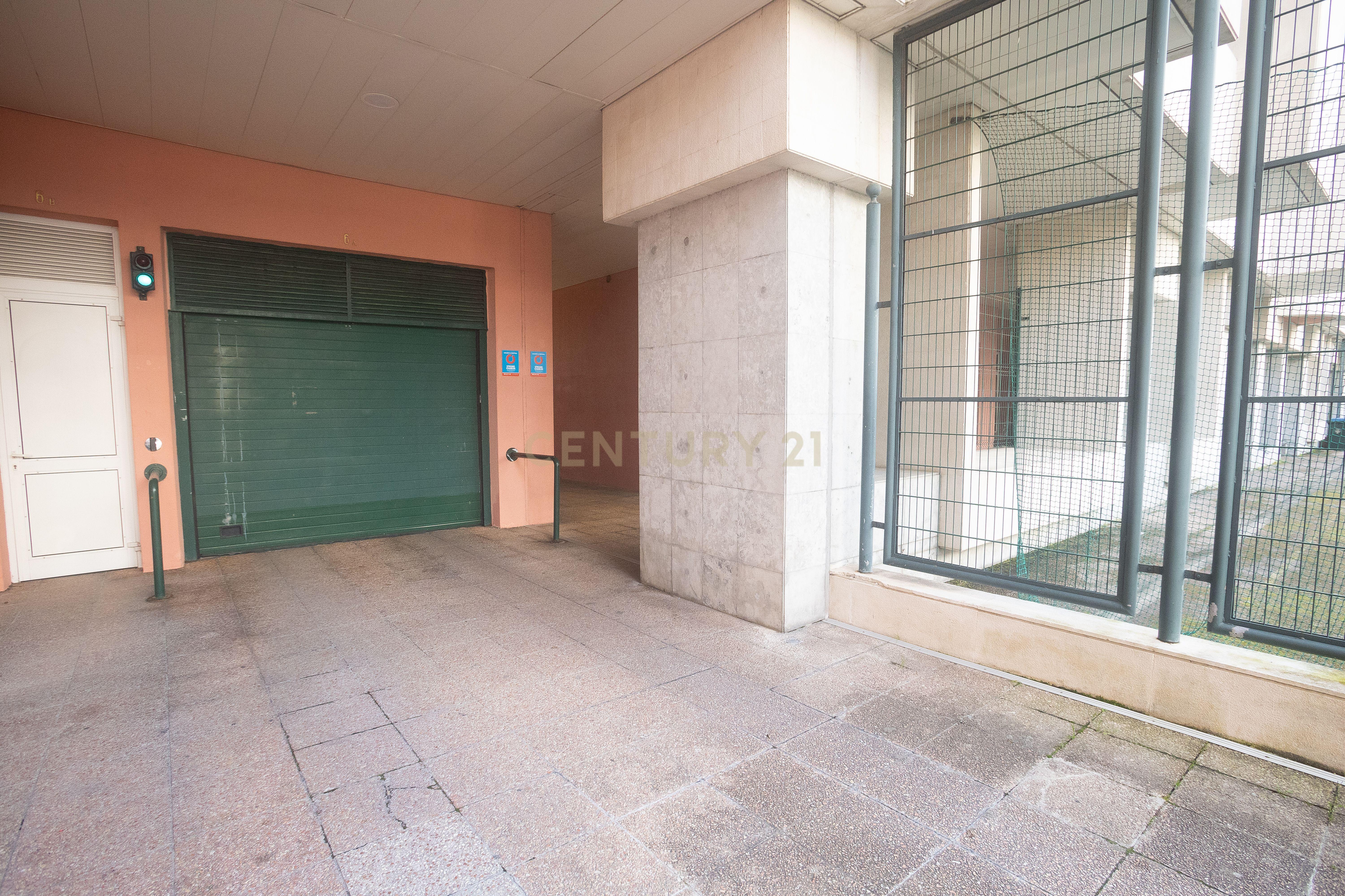 T2 Arrendamento em Telheiras com Estacionamento e Piscina - Image 20