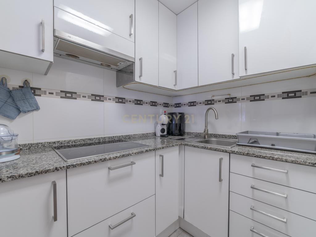 Oportunidade de Investimento em Salou – Apartamento com Licença Turística e Duas Varandas - Image 11