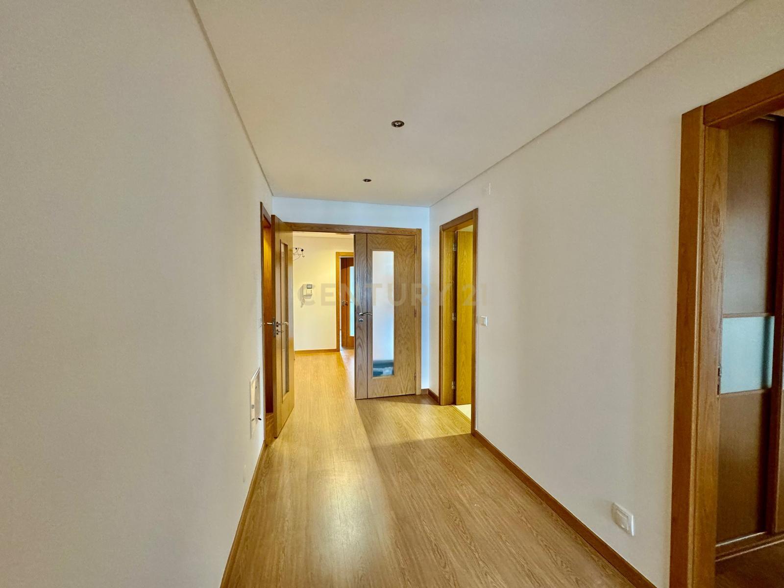 Fotografia 9 de Apartamento T3 de luxo com excelentes áreas em zona privilegiada no Montijo
