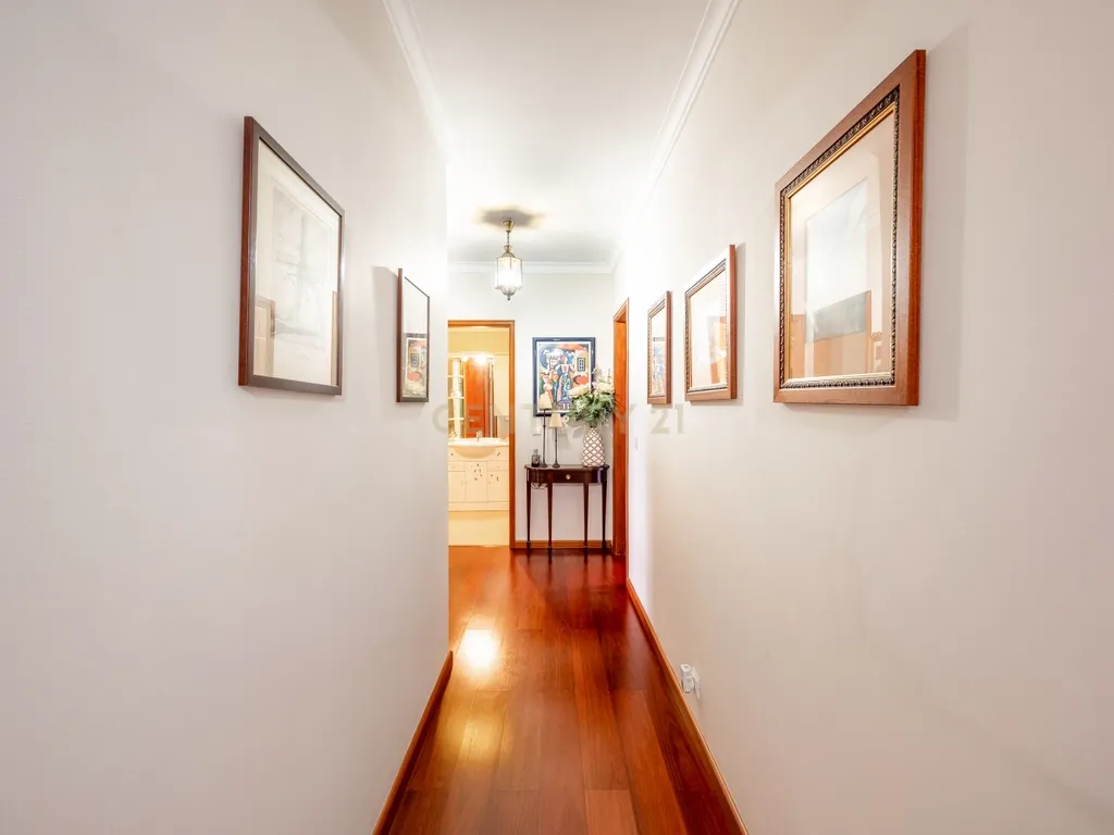 Apartamento T3, com Box de 85 m2 e Arrecadação em Odivelas - Image 17
