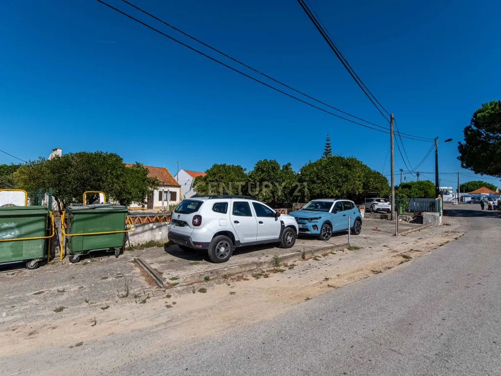 Moradia T2 parcialmente remodelada em Pegões. - Image 17