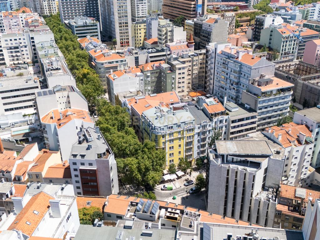 Apartamento T1 Moderno nas Avenidas Novas, Lisboa mobilado, com ar condicionado e garagem - Image 22