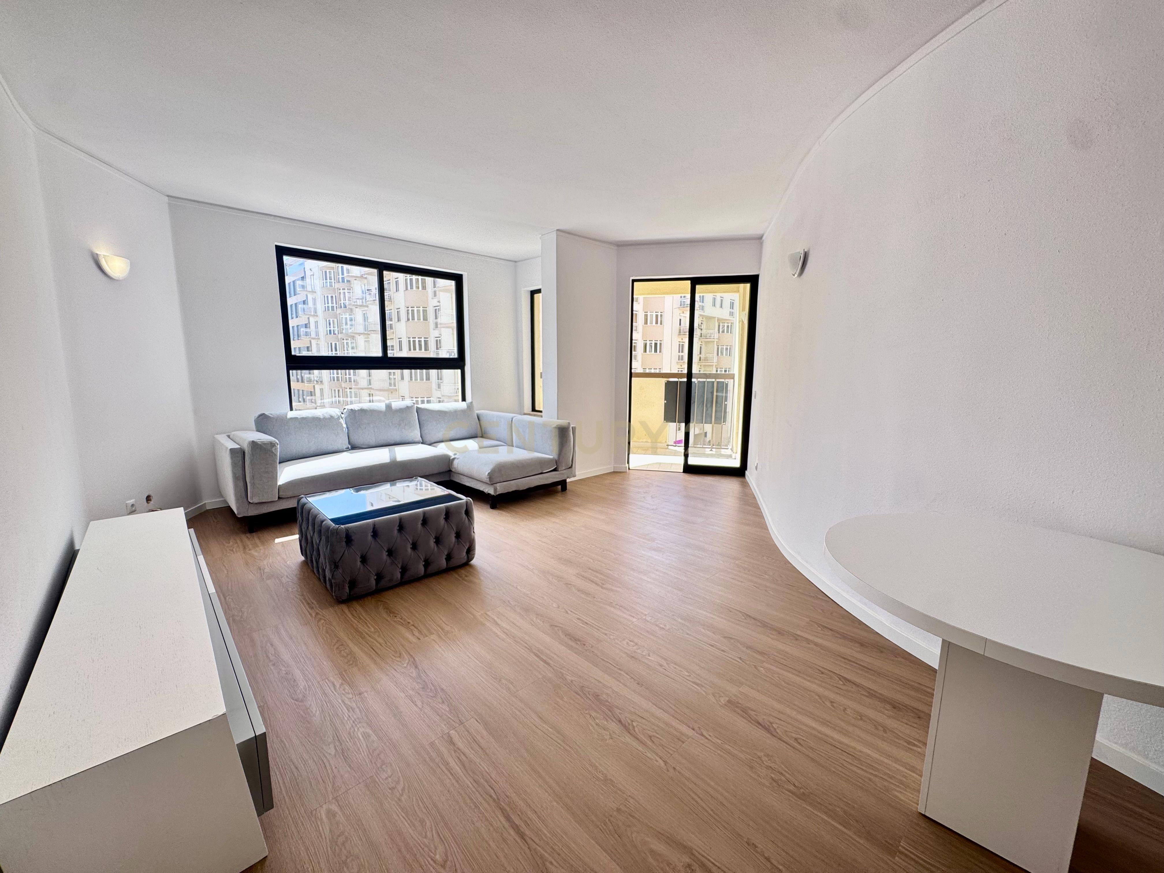 Apartamento T1 em Armação de Pêra.