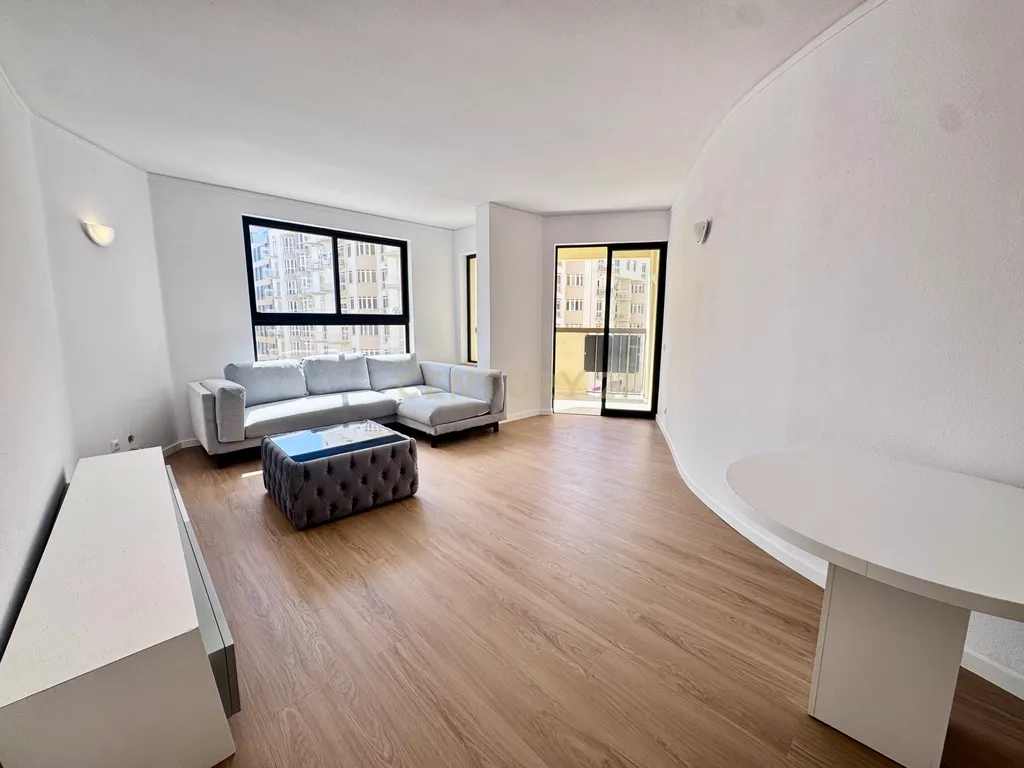 Apartamento T1 em Armação de Pêra. - Image 1