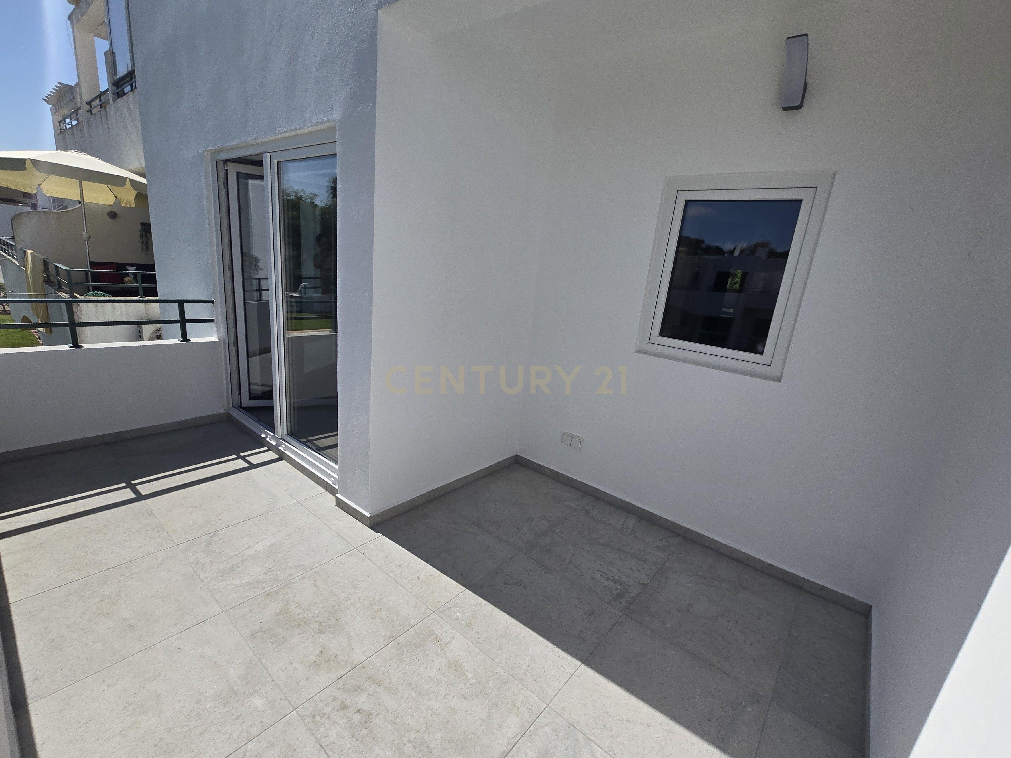 Fotografia 6 de Luxuoso Duplex T2+1 na Urb. Vilaflor, Vilamoura *Renovado*