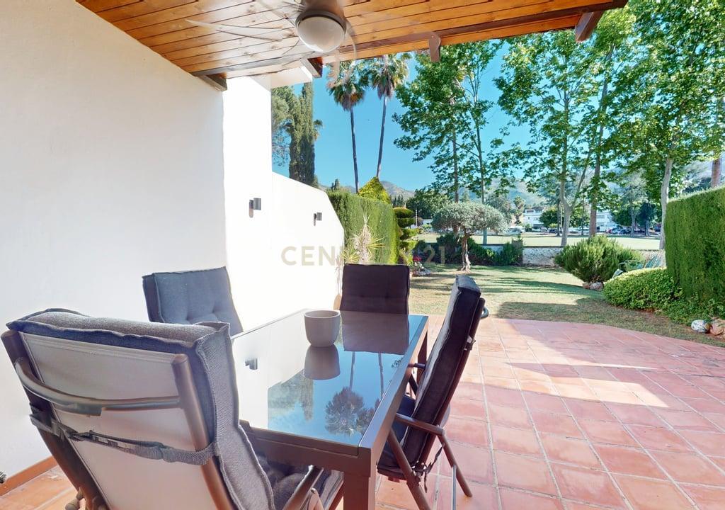 Casa Térrea em Málaga com Jardim e Piscina em Comunidade Fechada - Image 34