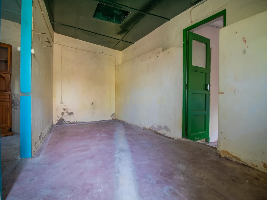 Casa típica portuguesa para remodelação a poucos minutos das praias da Figueira da Foz - Image 14